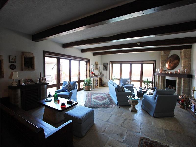 Villa in Madliena For Sale