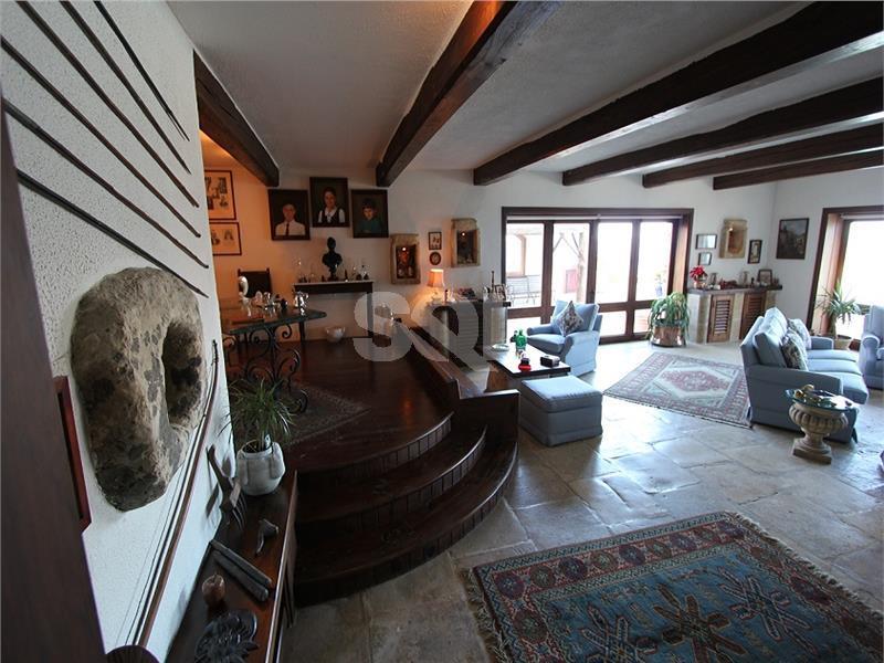 Villa in Madliena For Sale