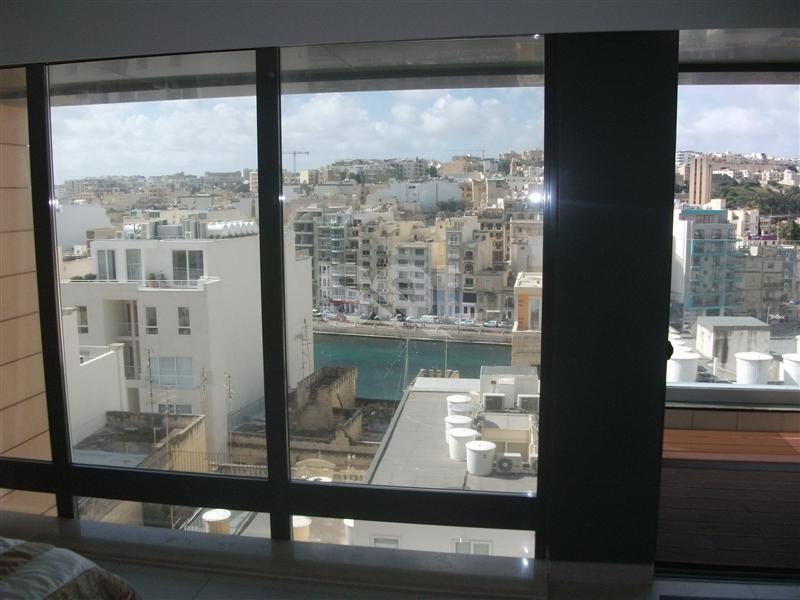 Duplex Apartment in Portomaso To Rent