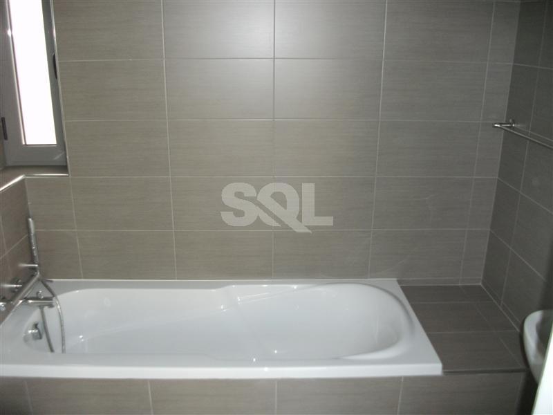 Duplex Apartment in Portomaso To Rent