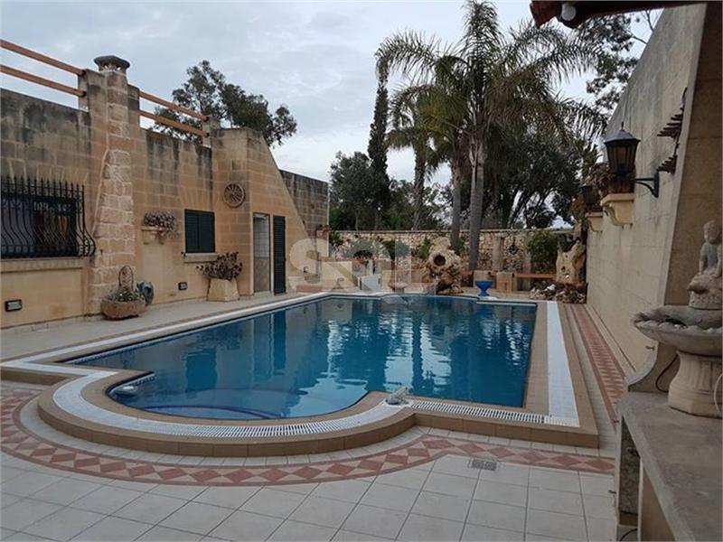 Bungalow in Bidnija To Rent
