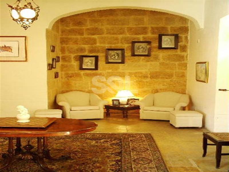 House of Character in Zejtun To Rent