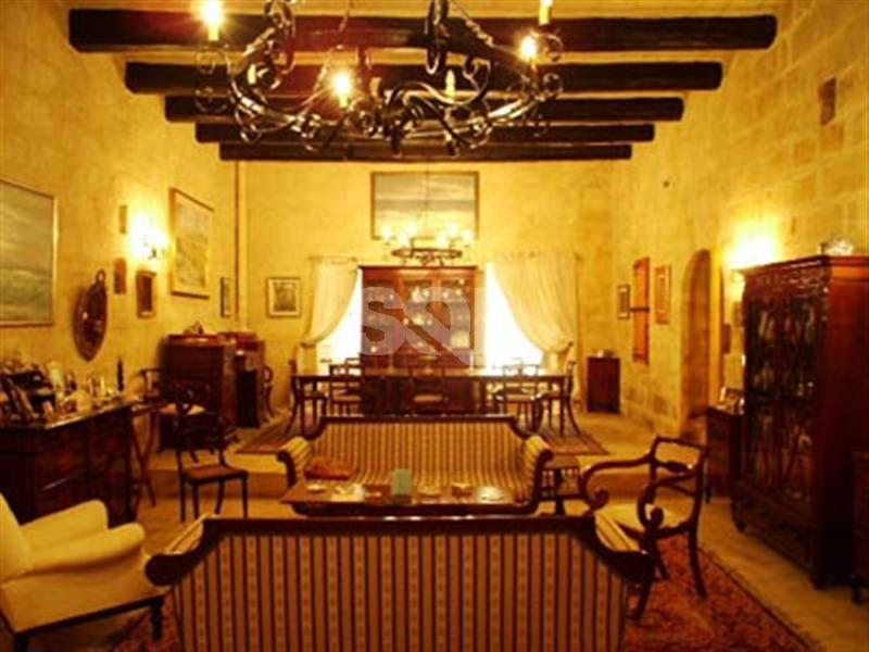 House of Character in Zejtun To Rent