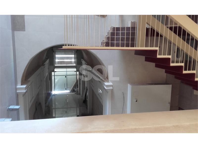 Retail/Catering in Valletta To Rent