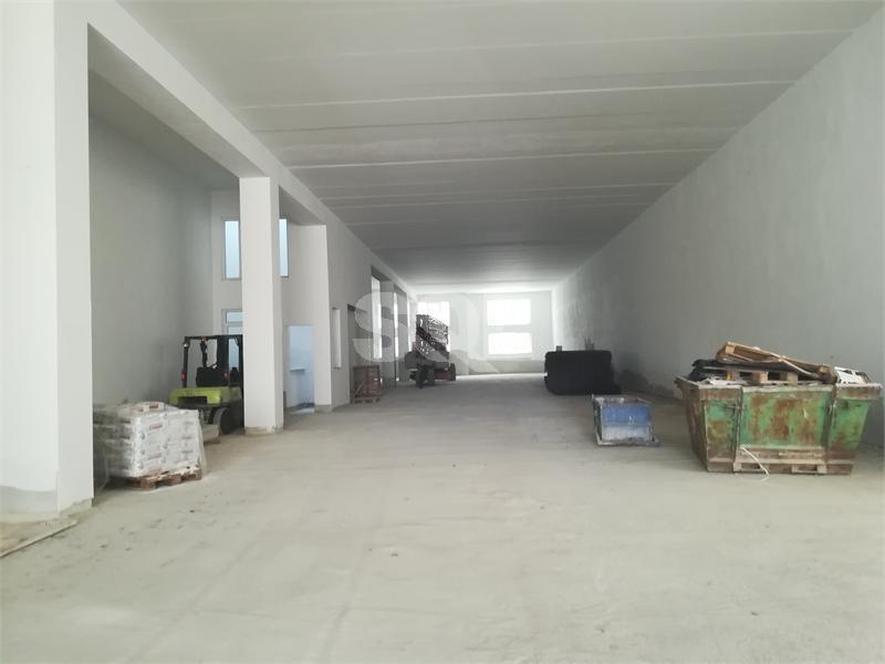 Retail/Catering in Mriehel To Rent