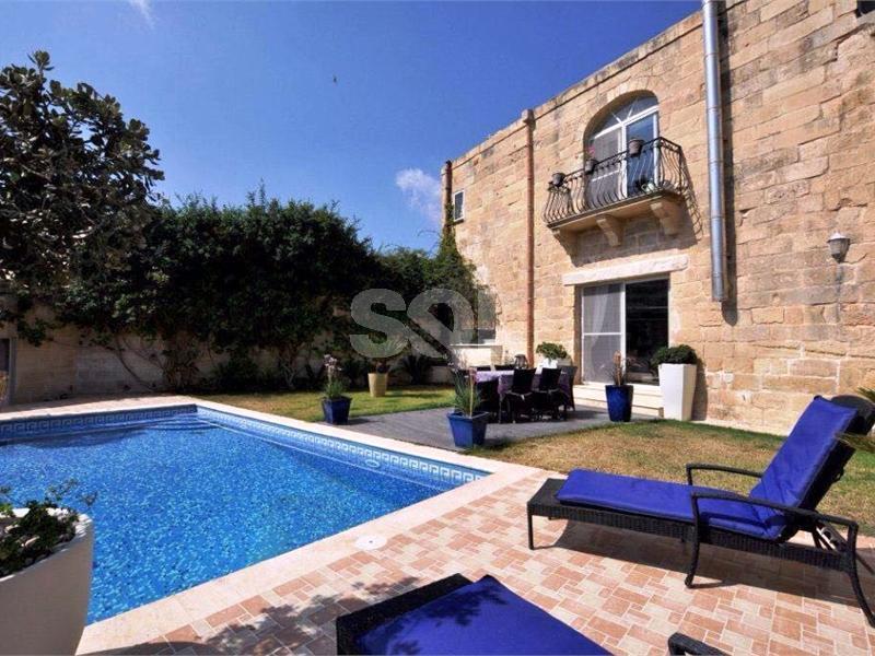 Farmhouse in Mgarr To Rent