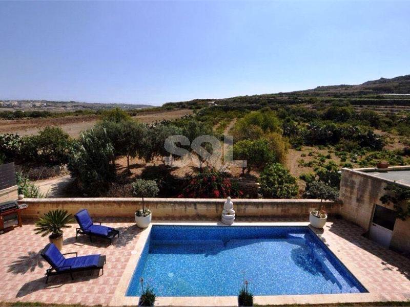Farmhouse in Mgarr To Rent
