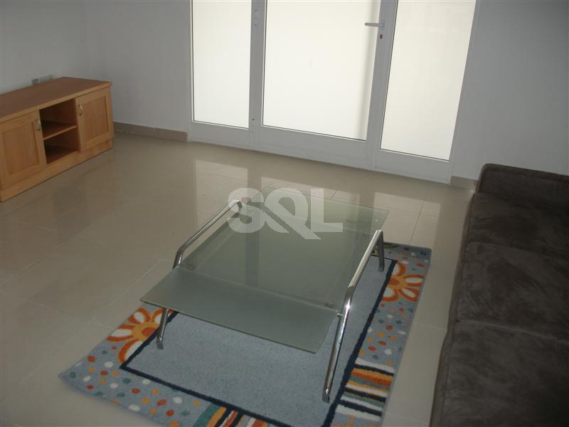 Bungalow in Qawra To Rent