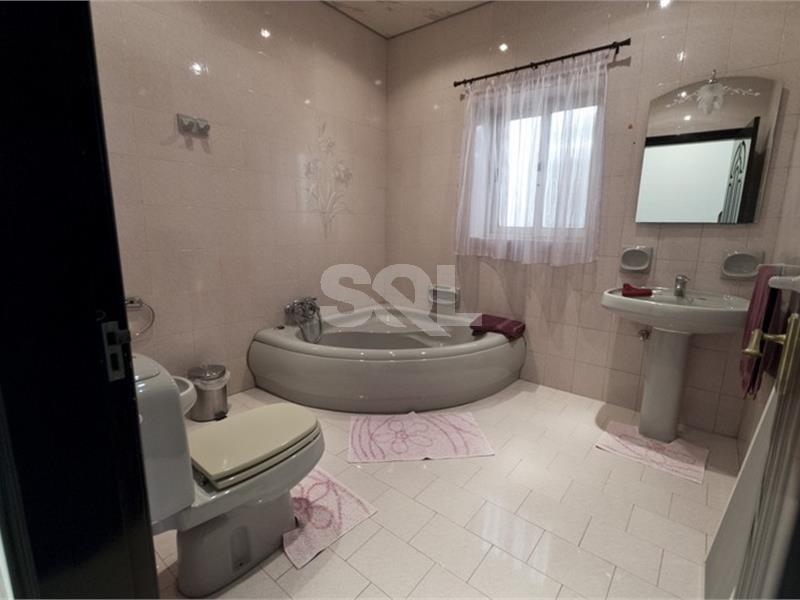 Bungalow in Lija To Rent