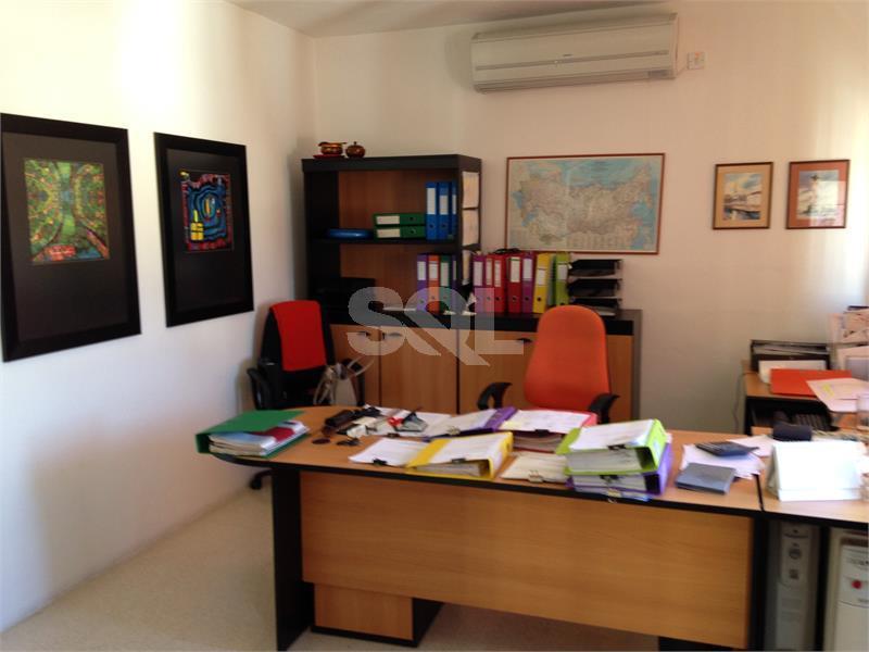Retail/Catering in Ta' Xbiex To Rent