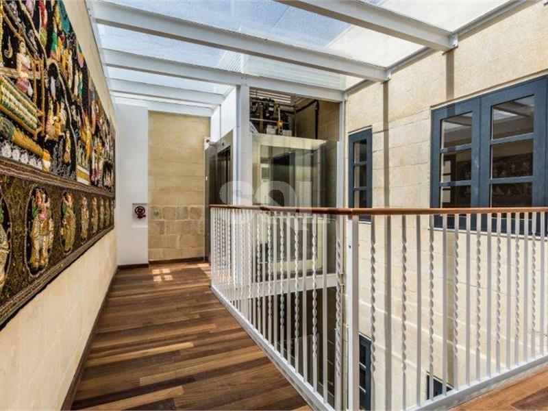 Office in Valletta For Sale