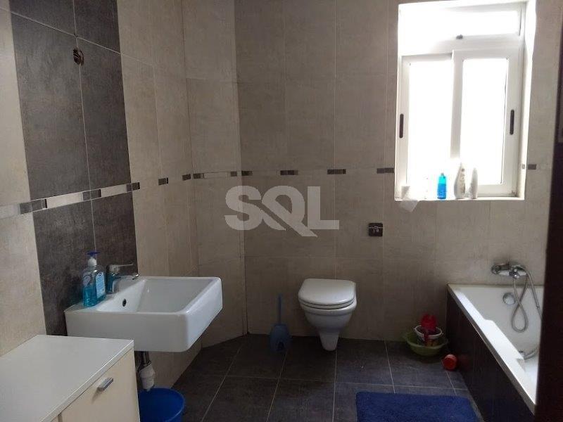 Villa in Attard To Rent