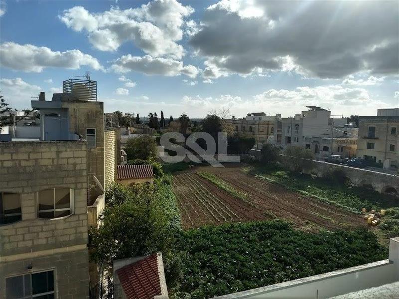 Villa in Attard To Rent