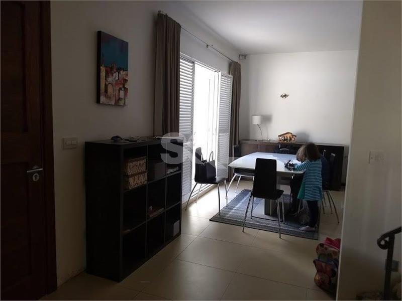 Villa in Attard To Rent