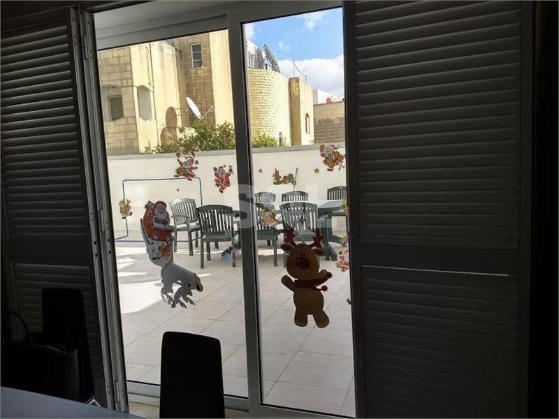 Villa in Attard To Rent