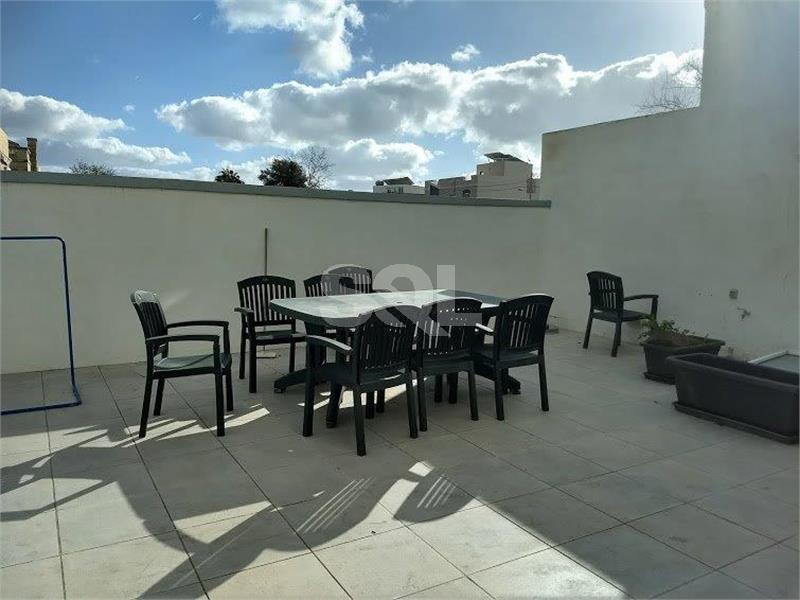 Villa in Attard To Rent