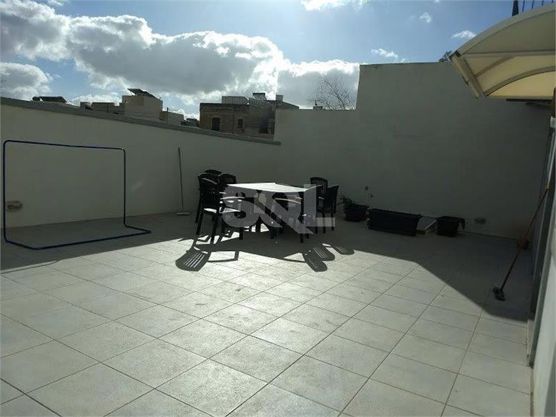 Villa in Attard To Rent