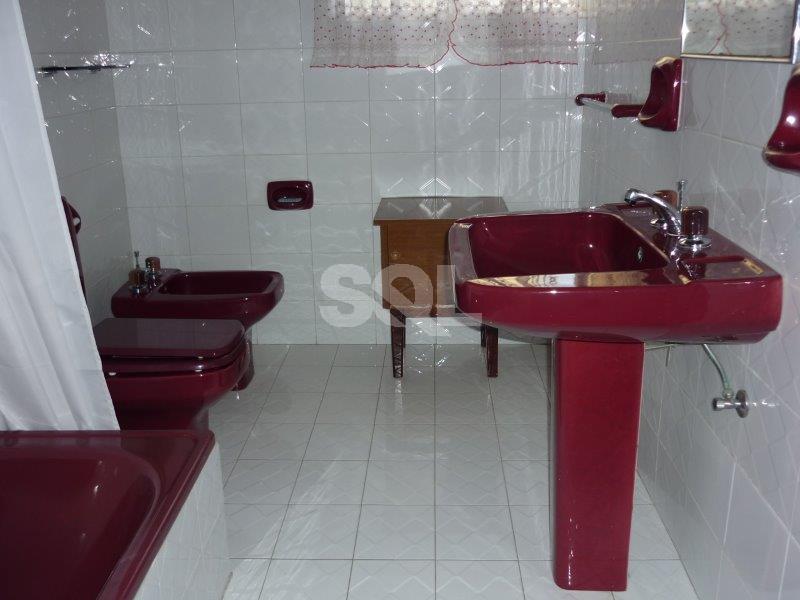 Villa in Attard To Rent