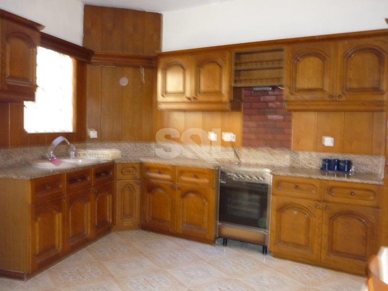 Villa in Attard To Rent