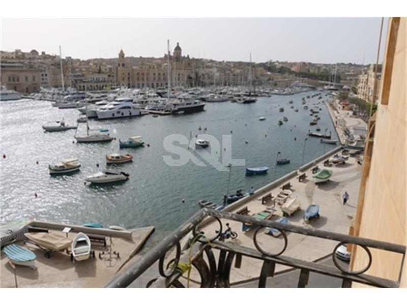 Duplex Maisonette in Senglea (Isla) To Rent