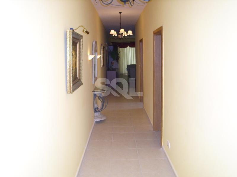 Apartment in Manikata To Rent