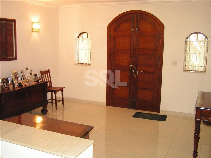 Villa in Bahar ic-Caghaq To Rent