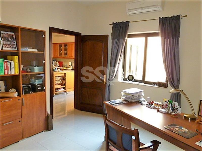 Villa in Bahar ic-Caghaq To Rent