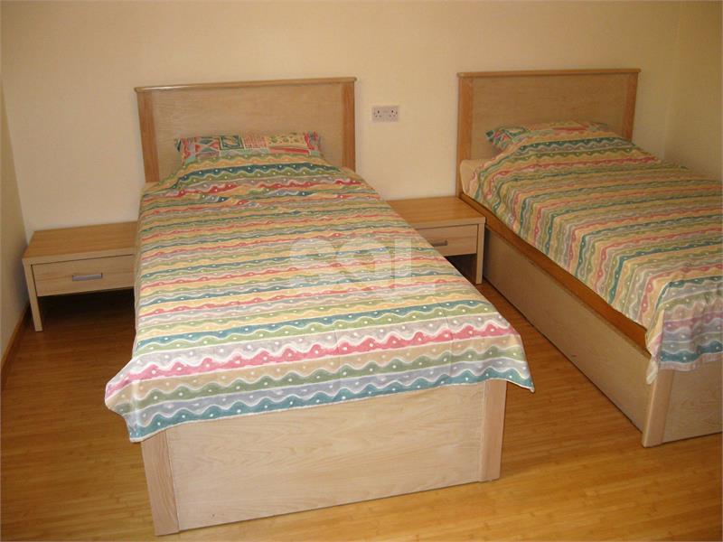 Villa in Bahar ic-Caghaq To Rent