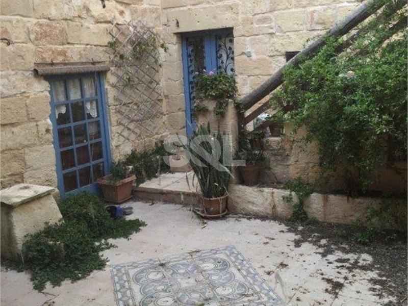 Farmhouse in Naxxar For Sale