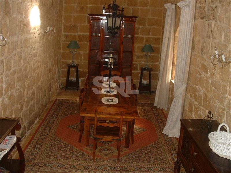 Detached Villa in Bahar ic-Caghaq To Rent