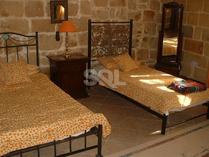 Detached Villa in Bahar ic-Caghaq To Rent