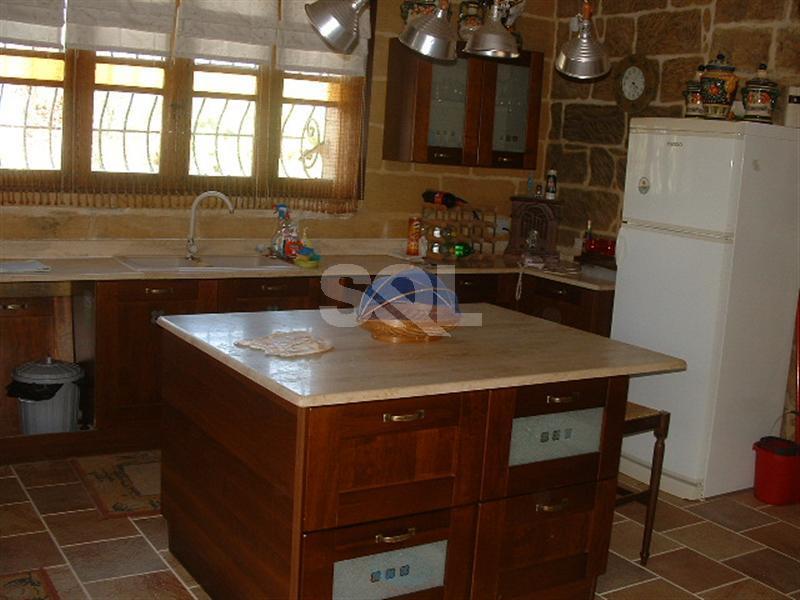 Detached Villa in Bahar ic-Caghaq To Rent