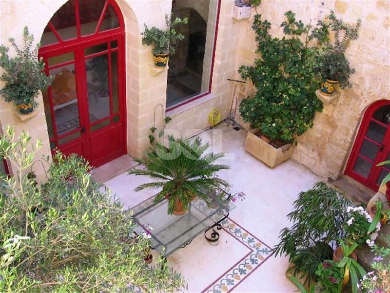 House of Character in Zurrieq To Rent