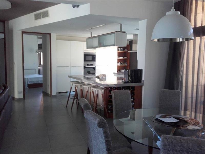 Apartment in Portomaso For Sale / To Rent