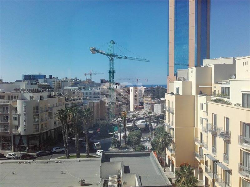 Apartment in Portomaso For Sale / To Rent