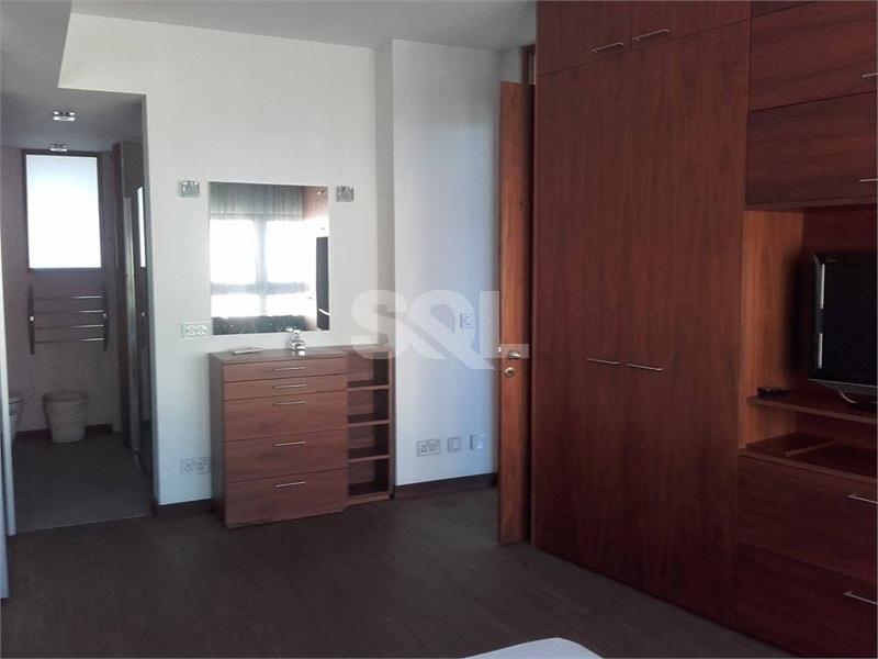 Apartment in Portomaso For Sale / To Rent