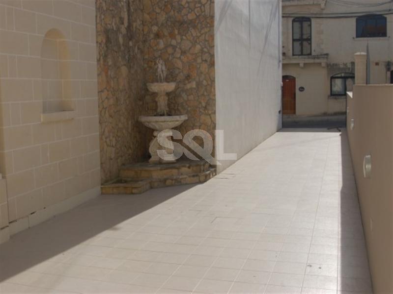 Bungalow in Lija To Rent
