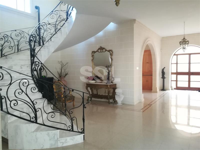 Villa in Zurrieq To Rent