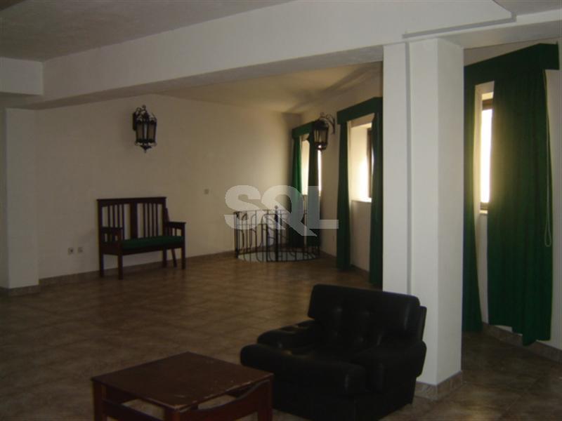 Terraced House in St. Julians To Rent