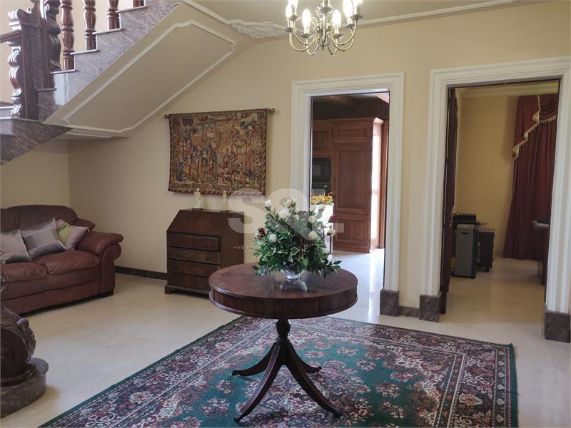 Detached Villa in Balzan To Rent