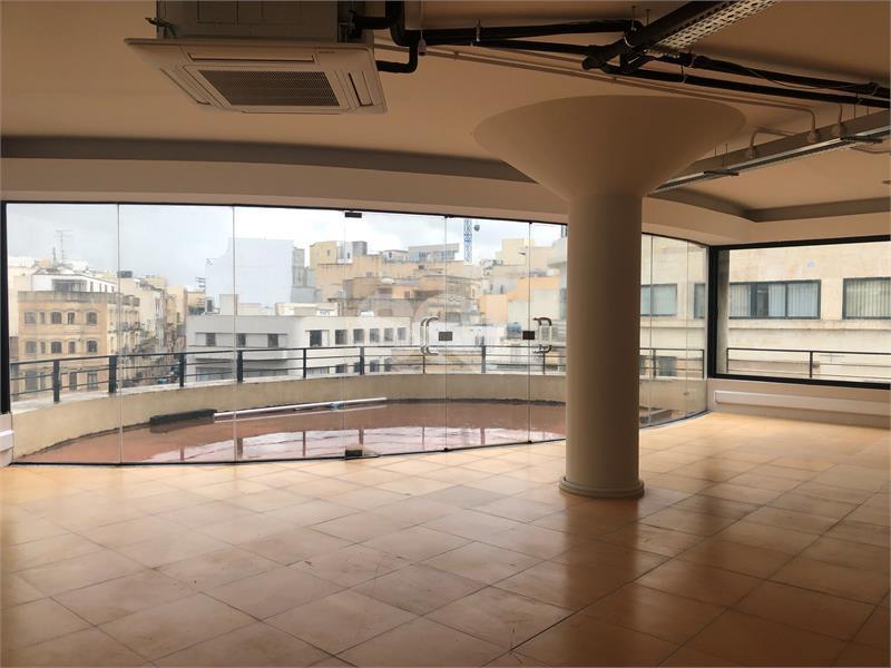 2nd Floor Office in Ta' Xbiex To Rent