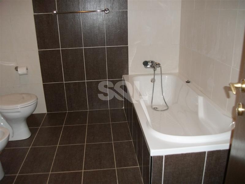 Semi-Detached Villa in Ta' L-Ibrag To Rent