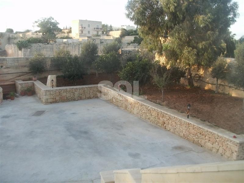 Semi-Detached Villa in Ta' L-Ibrag To Rent