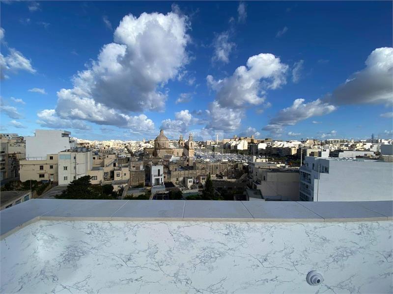 Penthouse in Msida To Rent