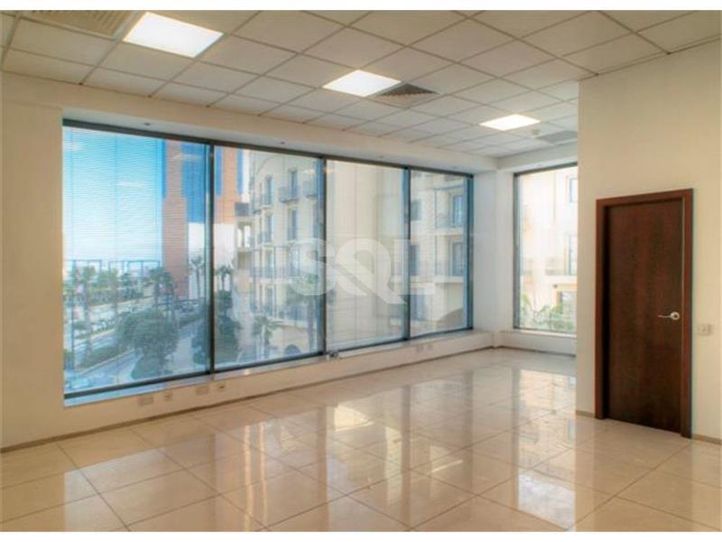 Office in Portomaso To Rent