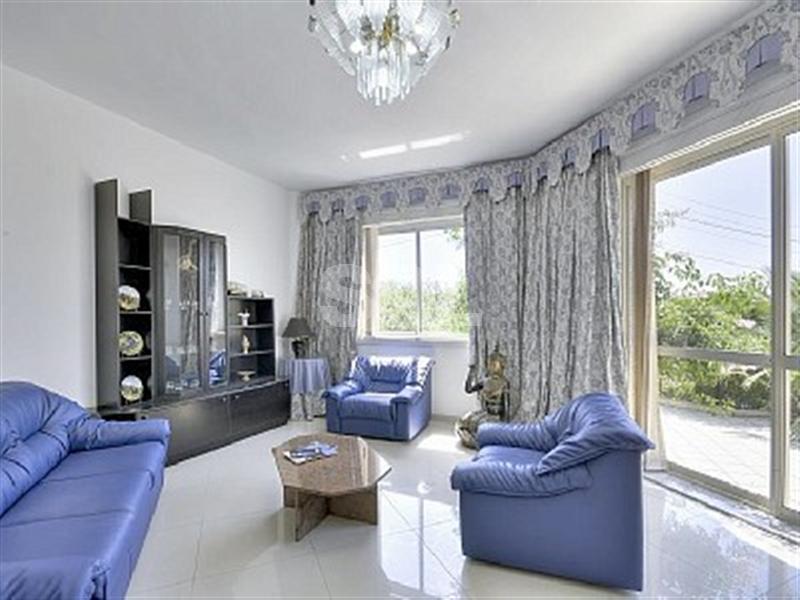 Villa in Ta' L-Ibrag To Rent