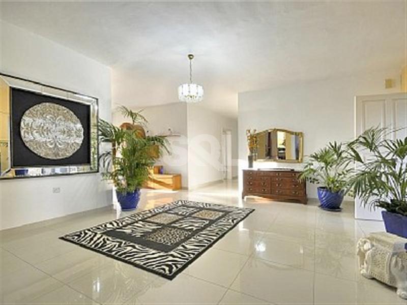 Villa in Ta' L-Ibrag To Rent