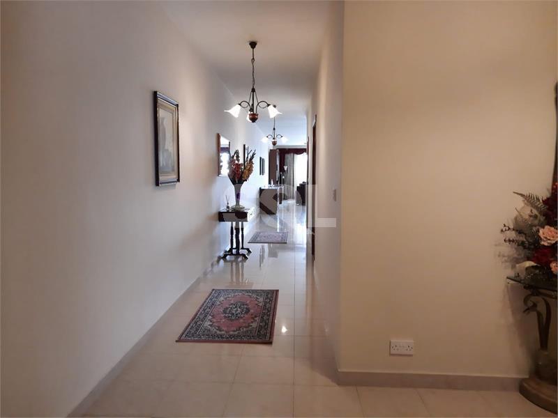 Apartment in Manikata To Rent