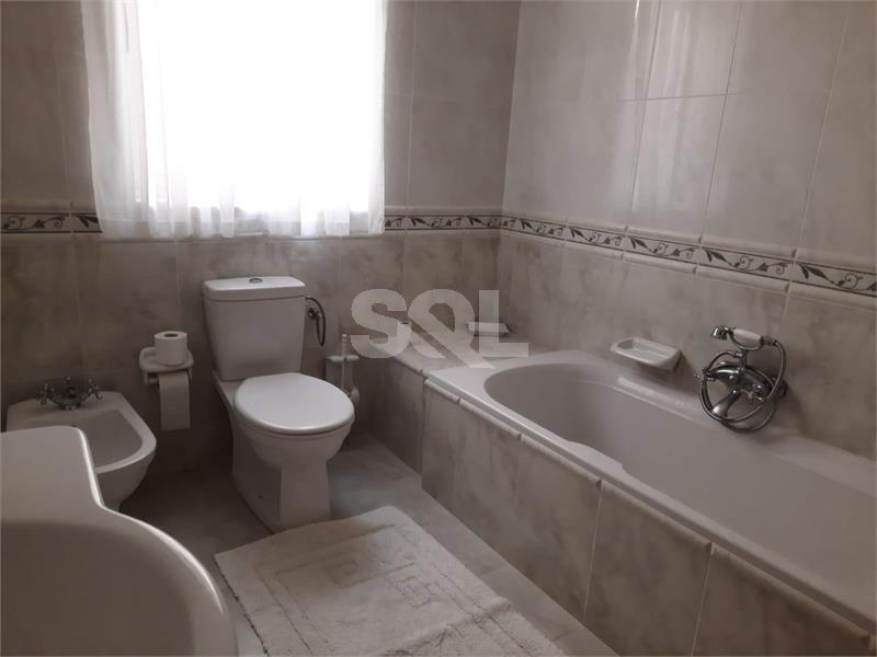 Apartment in Manikata To Rent