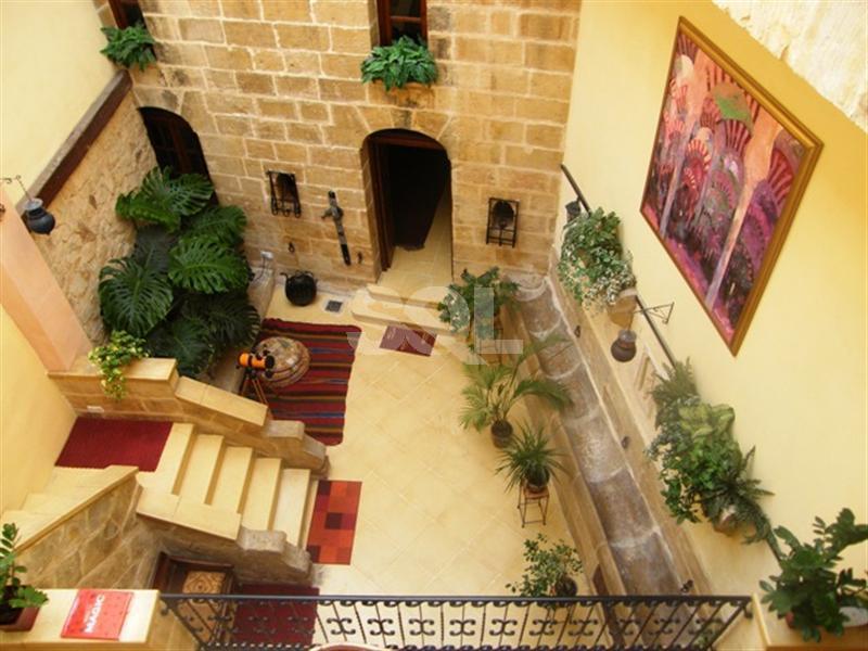 House of Character in Birkirkara To Rent